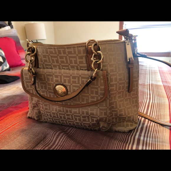 Tommy Hilfiger classic zipper tote - Picture 2 of 4